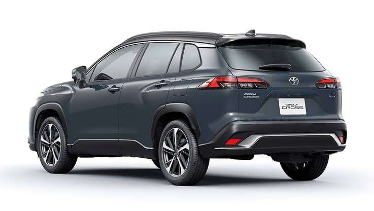 corola cross rear view